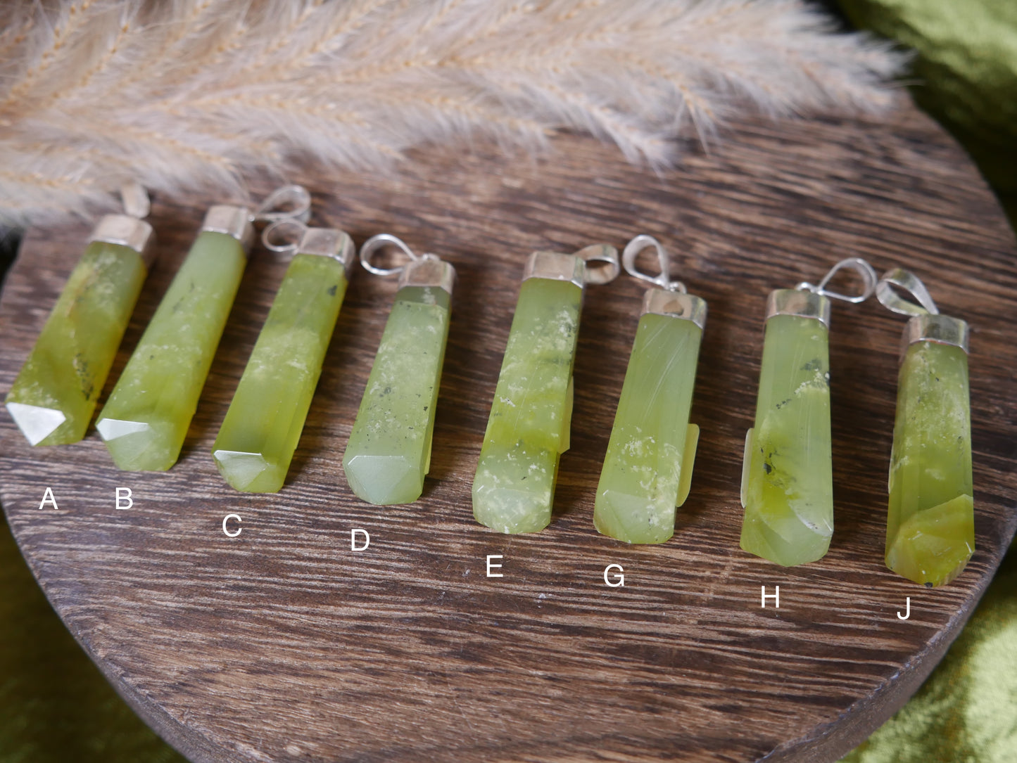 Glossy Serpentine Pendant