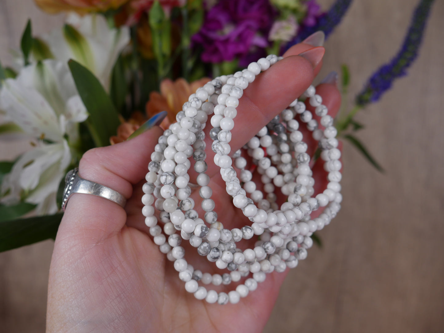 Howlite Bracelet - 4 mm