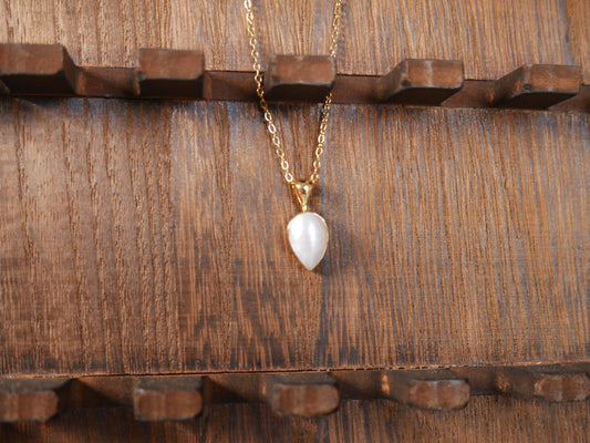 Gold Pearl Necklace