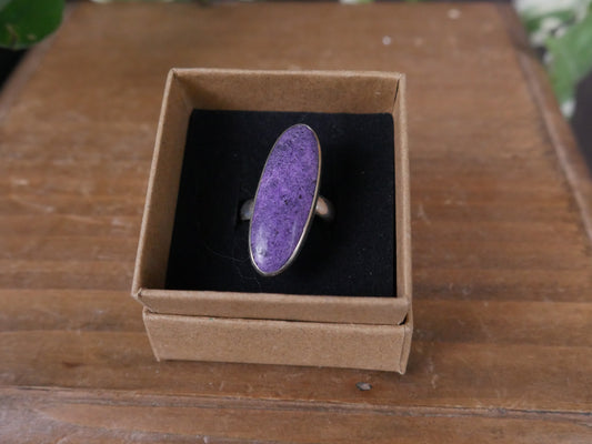 Stichtite Ring