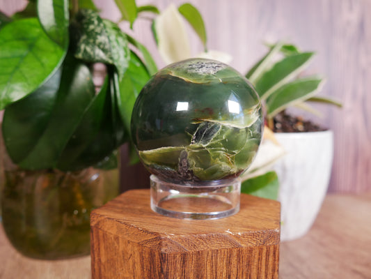 Glossy Serpentine Sphere #1