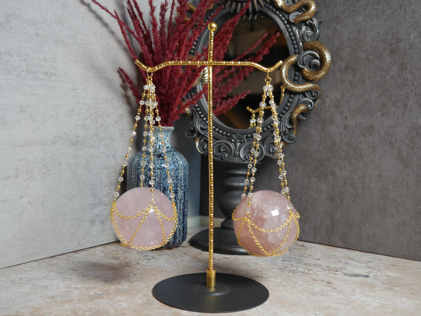 Scale Double Sphere Stand - Gold & Silver