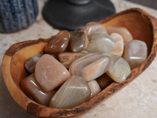 Earthtone Moonstone Tumble [peach and black]