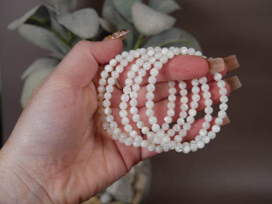 Mother of Pearl Bracelet - 6 mm