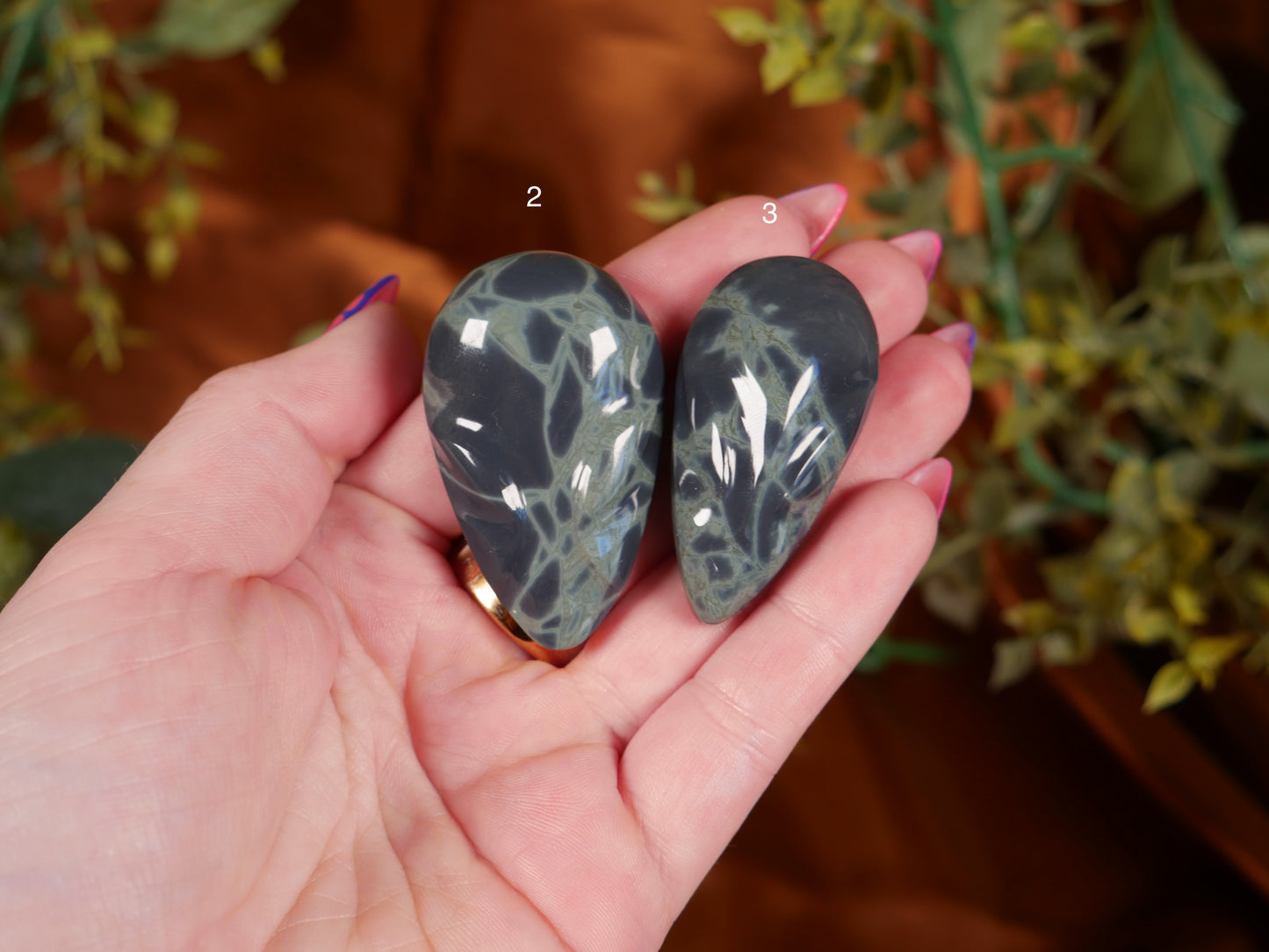 Spiderweb Obsidian Alien [small]