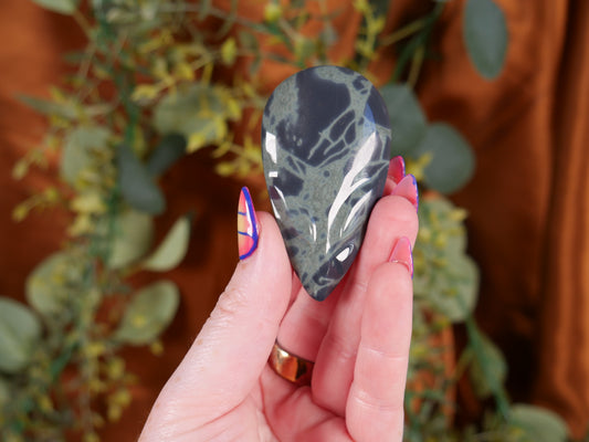 Spiderweb Obsidian Alien [large]